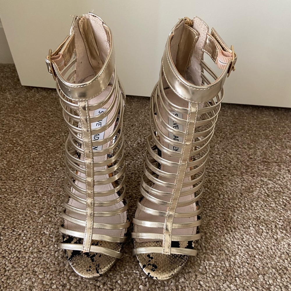 Brand new never worn Gold Steve Madden shoes size 5.5.